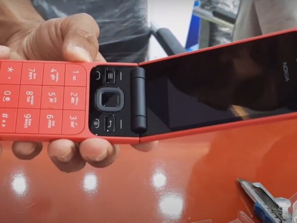 Nokia 2780 Flip phone: The Best Simple Smartphone Option